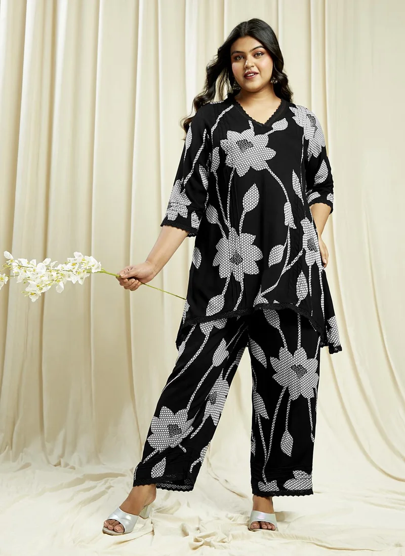 globus Gloplus Black V-Neck Floral Print Lace Detail Tunic With Wide Leg Trousers Plus Size Co-Ord Set
